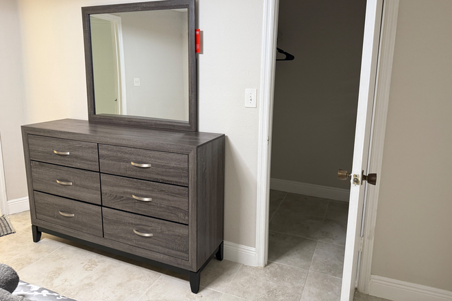 Photo - Walking Distance (0.1 mi/2 min walk to NSU medical campus) 2bd/2bath Located Across the NSU Dental Apartments