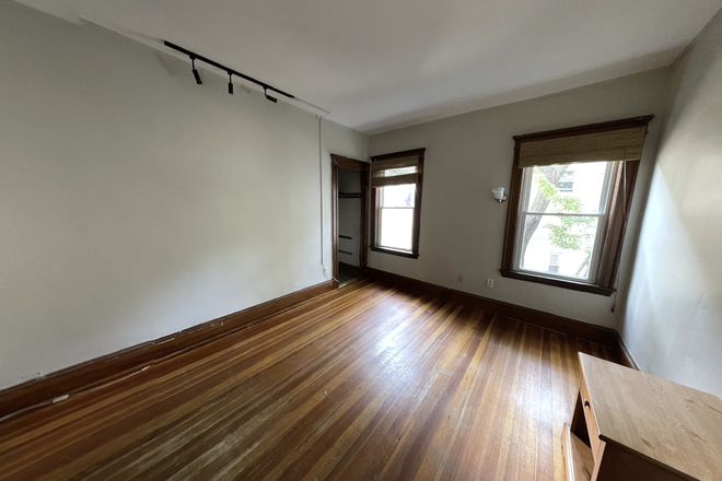 Bedroom - 6/1/25 - DUPLEX - Private Porch & Shared Yard - Parking - Laundry - High ceilings! Rental