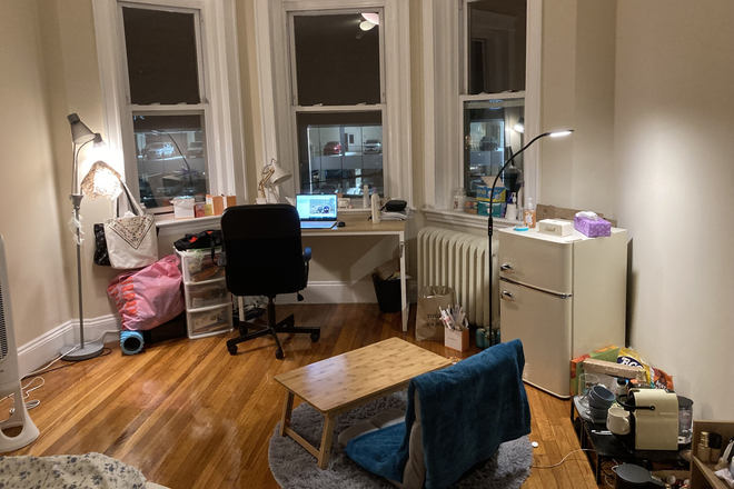 x - Comm Ave 1 Bed Split Allston