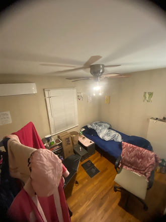Bedroom - Spacious room available in a quiet neighborhood (West St, South Amherst)