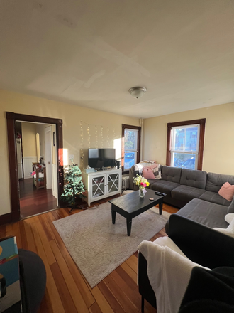 Living Room - 3 Rooms Available for Spring! Beautiful house close to bus stop and downtown!