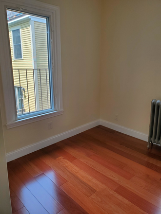 - - Close to Campus! 2 Bed 2 bath w/ Heat & Hot Water Included w/ Laundry in Building Apartments