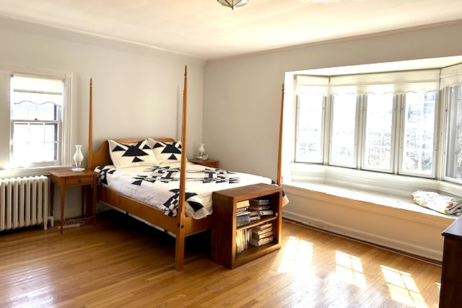 Master Bedroom - Foxhall Village Rowhouse