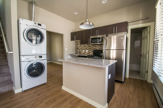 Photo - 1806 17th St Apartments