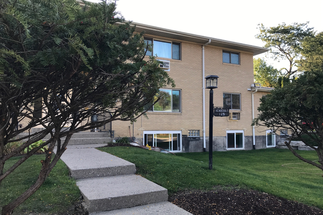 125 Kenberry - Cuddeback Real Estate LLC | 125 Kenberry Dr East Lansing, MI 48823 Apartments