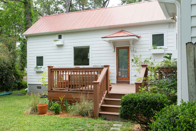 Guest suite photo (prior to solar panels installation) - Private Solar-powered Guest Suite in Riverland Terrace House