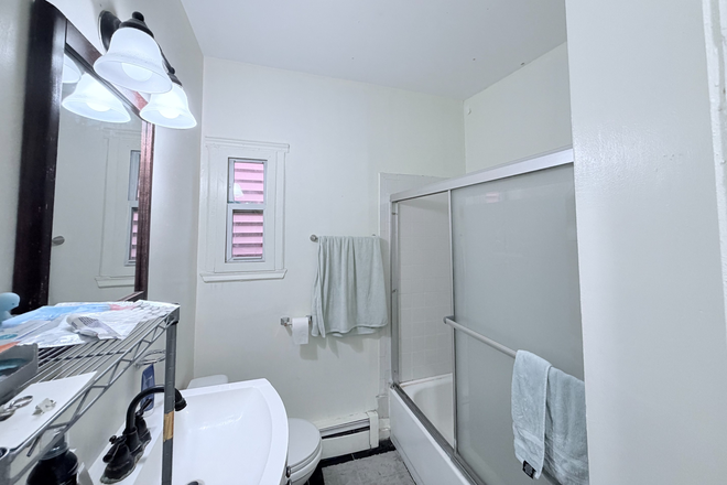 2 - 3 Bed 1 Bath New Modern NO BROKER FEE Apartments