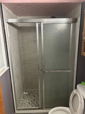 shower - June move in for 1b1b