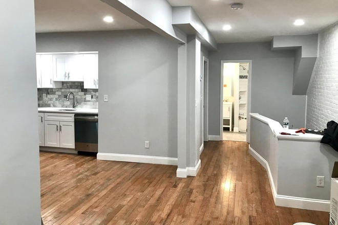 Call NOW for showings! 617-236-8600 - MASS AVE - LUXE RENOVATED DUPLEX PENTHOUSE 5BR IN SOUTH END FOR *9/1/2026* W/ IN UNIT LNDRY, 2 BATHS