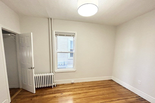 bedroom - This apartment  has 4 bedrooms and 2.0 bathrooms. This home is located at 157 E