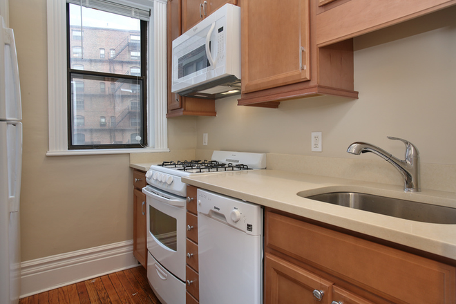 . - SEPT. 2025 - 1 Split, H/HW Inc, Student Friendly, Amazing Fenway Location Apartments