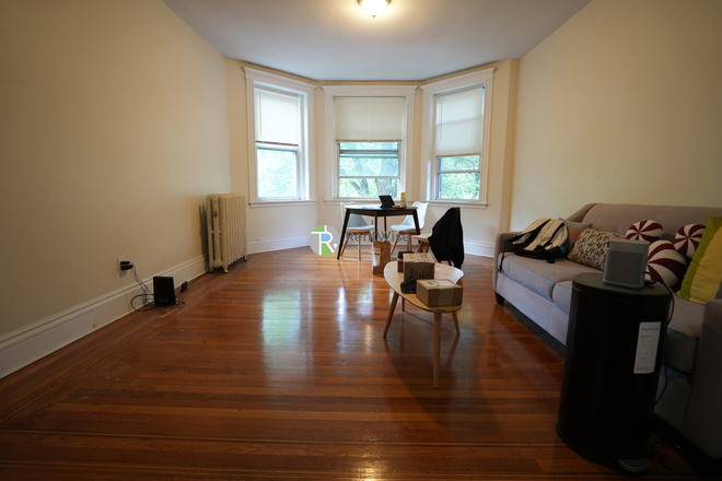 1 - SEPT 2026- BU Central 2 bed, SPACIOUS! H/HW inc. No Fee Apartments