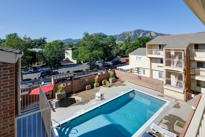 Photo - Wimbledon Condominiums