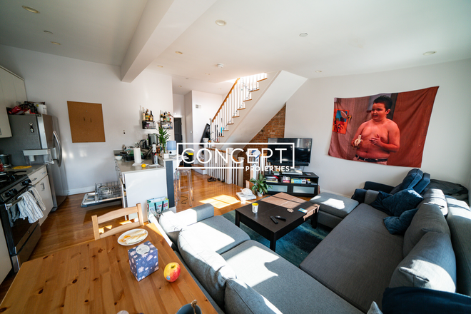 11 - [NO BROKER FEE] 4 BEDS 3 FULL BATHS PENTHOUSE W/ PRIVATE ROOF DECK [ Brownstone]