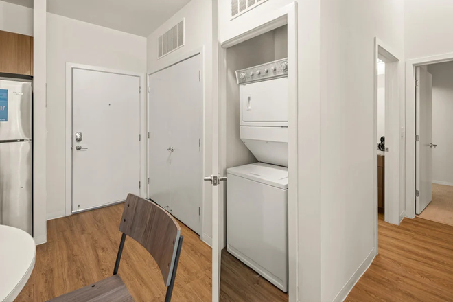 Washer Dryer - Re-Let Bedroom in 4x4 Terrapin Row Apartment, Building 1 - Willing to negotiate prices