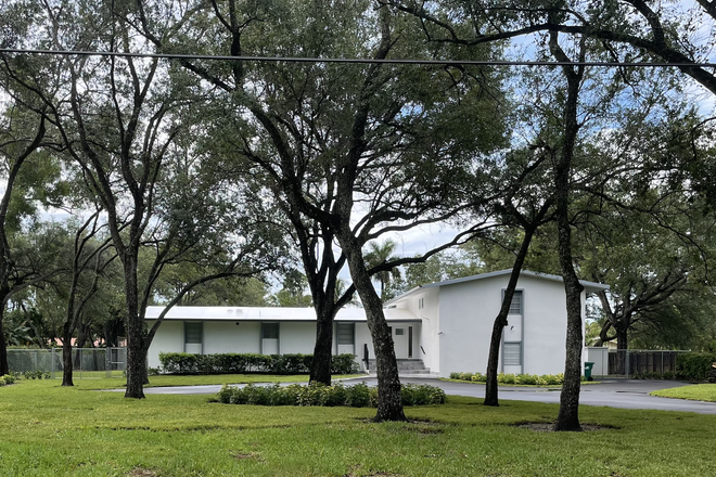 Front of Home - Dadeland Home