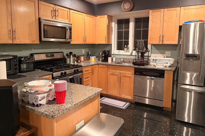 Kitchen - Tower Street Condo