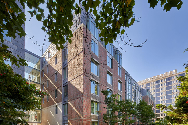 Building - Summer Sublet in Harvard Square with AC, Gym, Rooftop, and Patio! Apartments