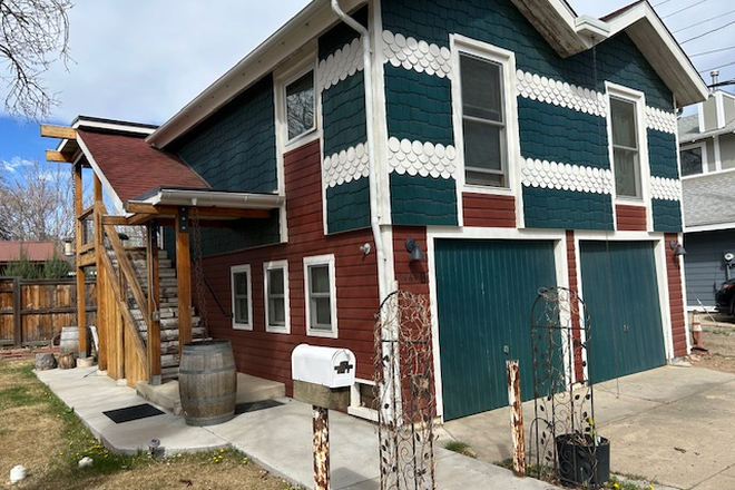 Front of Carriage House - Grove Circle W Unit B, Carriage House