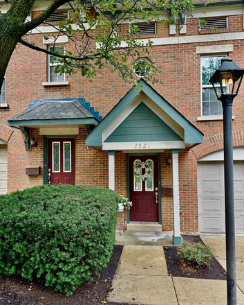 Exterior - Spacious Townhome Near UC, Hospitals, FC Stadium, Dining, OTR and Downtown - Available Immediately