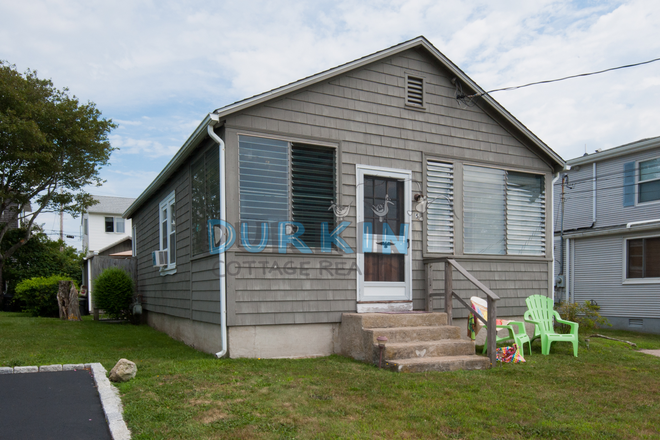 Exterior - Vintage Beach House for One