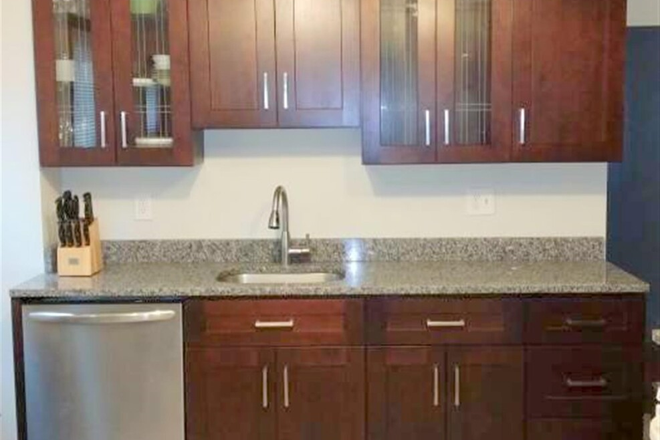 kitchen - Nice updated 3 bed near campus! September! Apartments