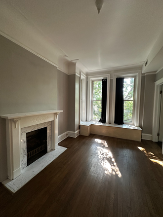 Living room - DePaul Neighborhood 4 bedroom--looking for a roommate