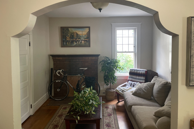 Living Room - Available NOW  - Clean Quiet Room on Old West Side House