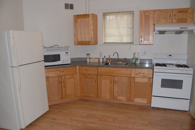 Kitchen - Rooms in a Nearby Rental House for UMD students