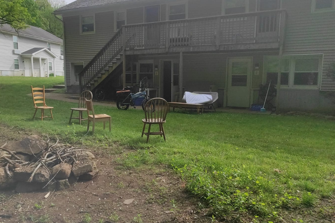 entrance - room close to campus 15-20min walk Apartments