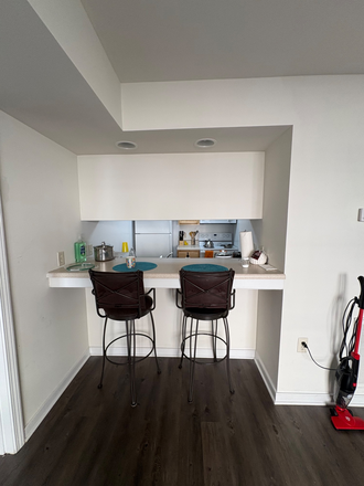 bar in kitchen - FURNISHED bedroom + private bathroom in Cary Belvidere Apartments