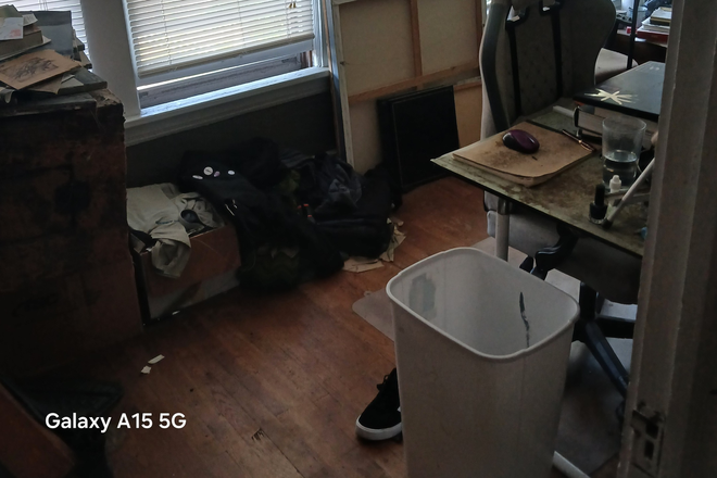 upgraded photos to be posted as current tenants vacate, cleaning and painting. - Large 3 bedroom easy commute Duplex