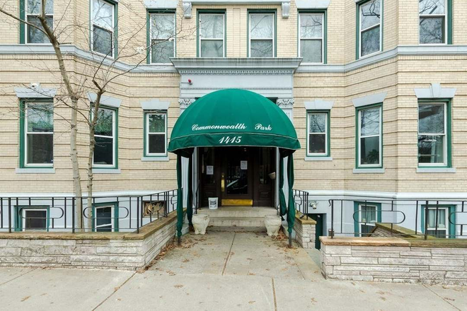 Front door - NO FEE Furnished Sunny Studio, Pool, AC, Ht/Hw, Comm Ave Condo