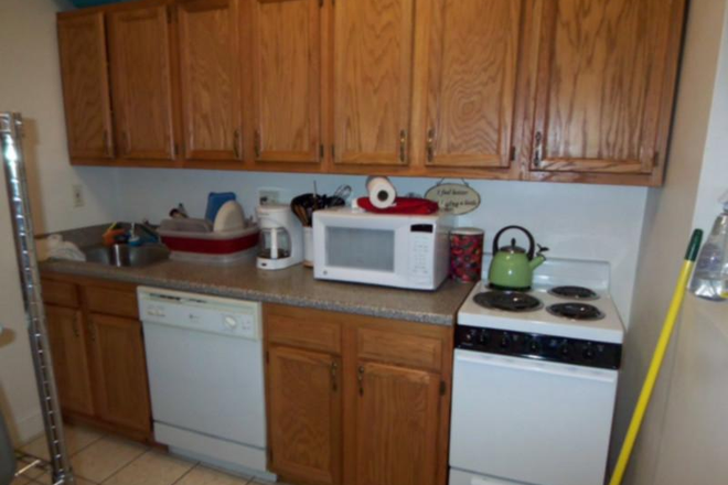 Kitchen - SUNNY - 3 bedrooms awesome price! Apartments