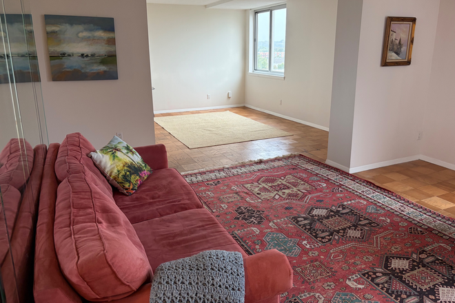 Photo - ONE BEDROOM; STUDIO;   river- front condo;  Marina Towers; less than 2 miles from   VT INNO