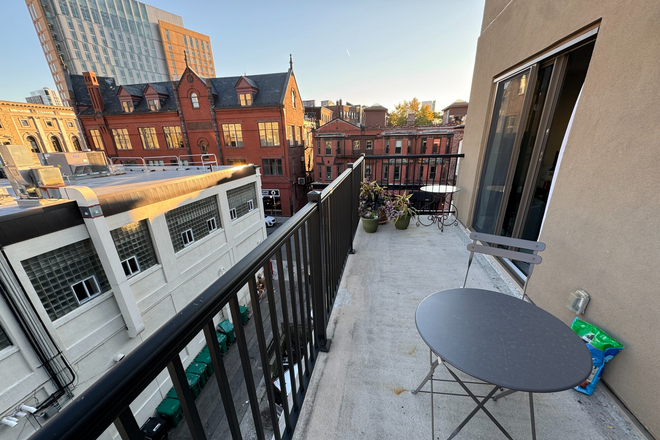 Balcony - Summer 2 – Amazing 2b2b minutes from campus.