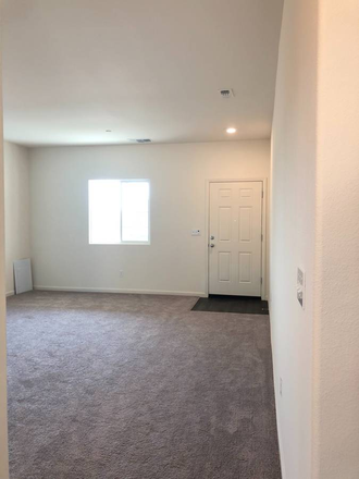 Livingroom - Beautiful Meticulously Clean Home For Rent