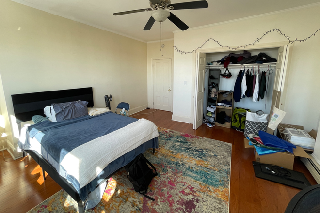 Bedroom/closet - SUMMER - 1 Bed - Cats Allowed - No Fees Apartments