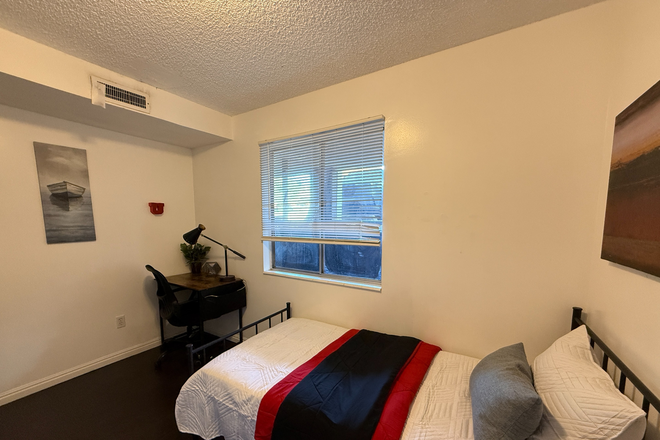 Budget room 11x8 , include bed, desk, chair, lamp, nightstand, and can switch out to full size bed if preferred - Small Budget Guy Room 3 blocks from U of U campus Apartments