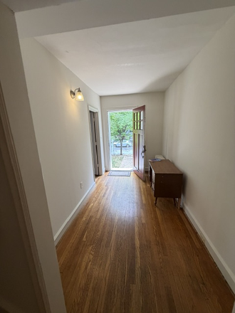 Hardwood floors - Near Georgetown Hospital 6-Bedroom 3-Bathroom Rowhouse!