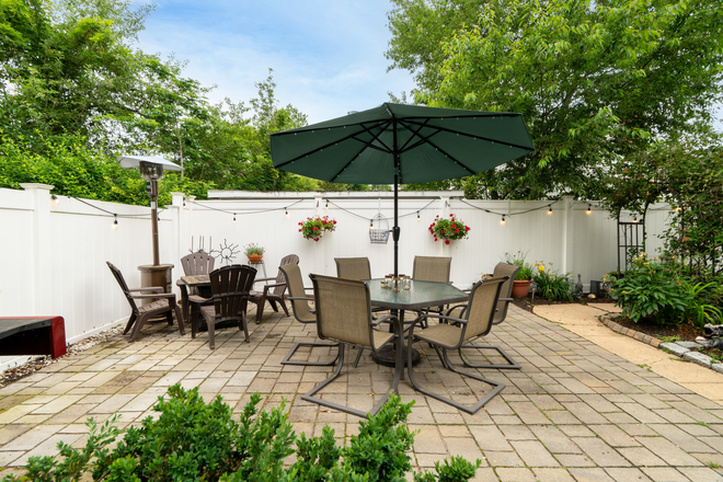 Outdoor Patio and grill - Charming Self-Contained One Bedroom Apartment, Close to Tufts & Harvard