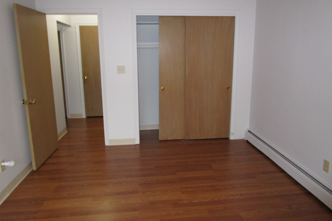 Bedroom - Condo Near Longwood Medical  Area, Boston University, Coolidge Corner, MBTA Green Line, Bus 66