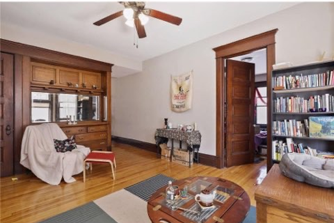 Living - Beautiful 5 Bedroom Unit in 3 Plex- Close by the University of Saint Thomas Apartments