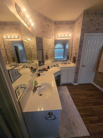 Master Bathroom - A home for Master of Lasws (LLM) and other students