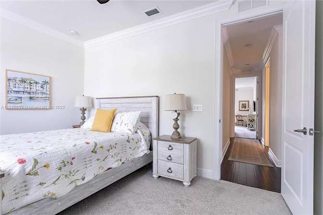 Room Picture 2 - Spacious private room (unfurnished) and attached bathroom in clean home with 24/7 manned security e