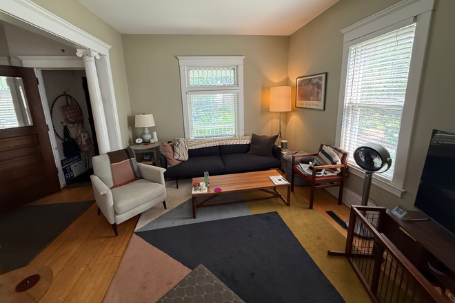 Living Room - 4BR/3BA UPDATED SF HOME    AVAIL. JUNE 1   DAYTON & CRETIN