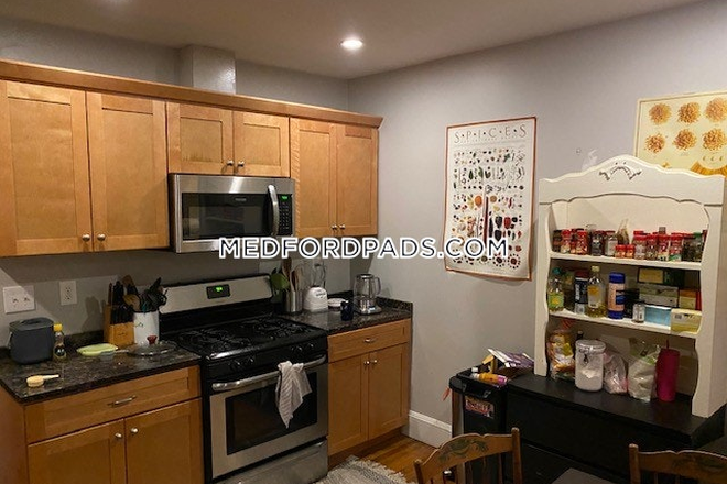 Kitchen - $600 Price Reduction! 6 Bed 2 Bath Apartment on Frederick Ave.!