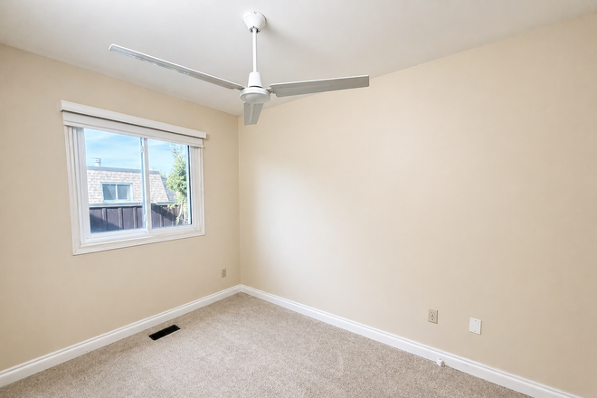 Bedroom B: $730 Private room (Shared bathroom) - (FOR FEMALES) Unfurnished Private rooms for rent in a shared townhouse at Hainford Street