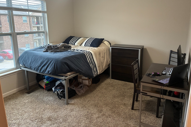Private Bedroom - The Cottages on Lindberg