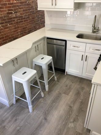 Call NOW for showings! 617-236-8550 - TEMPLE ST - *NO FEE* RENOVATED 3BR/1BA ON BEACON HILL FOR *9/1/2026* W/ IN UNIT W/D, H&HW + WIFI INC Condo